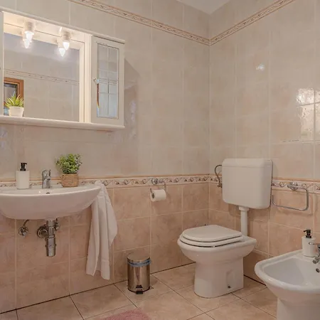 Primus Near Gorge - Happy