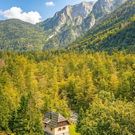Primus Near Gorge - Happy Chalet